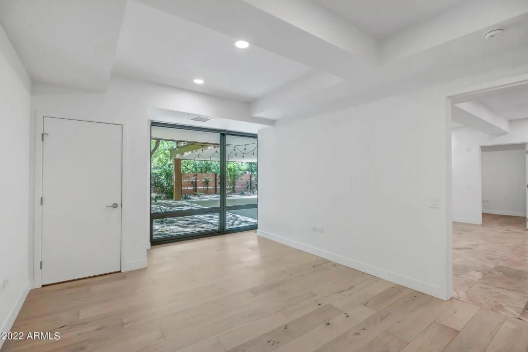 Real Estate Picture 14