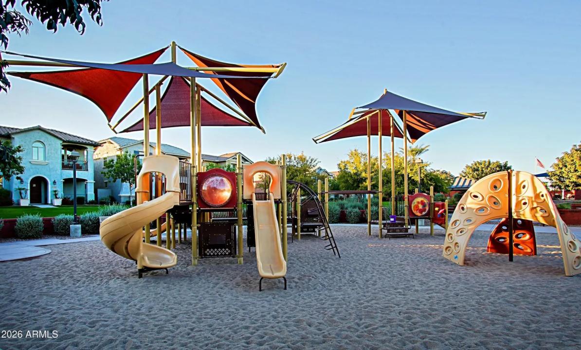 Real Estate Picture 37