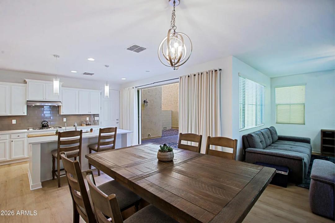 Real Estate Picture 11