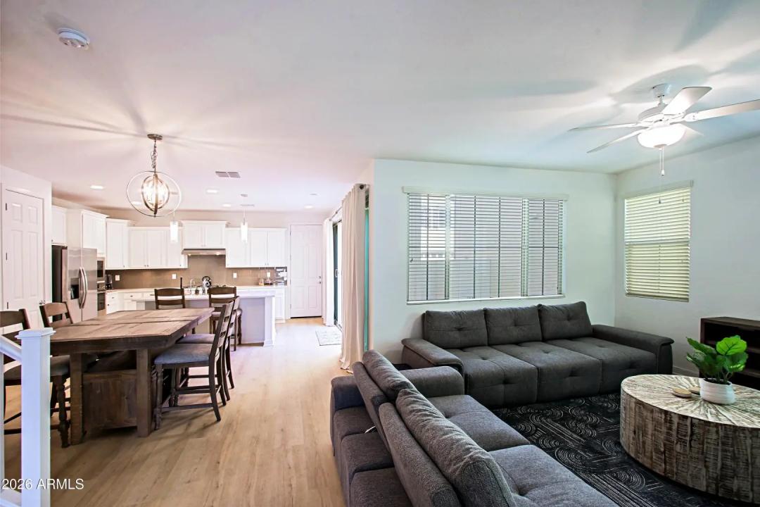 Real Estate Picture 12