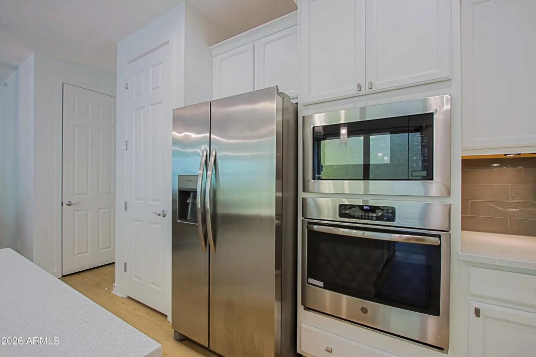 Real Estate Picture 6