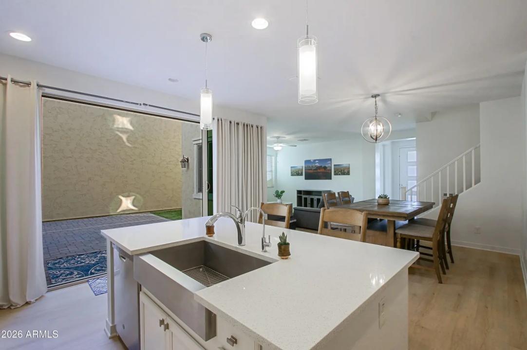 Real Estate Picture 7