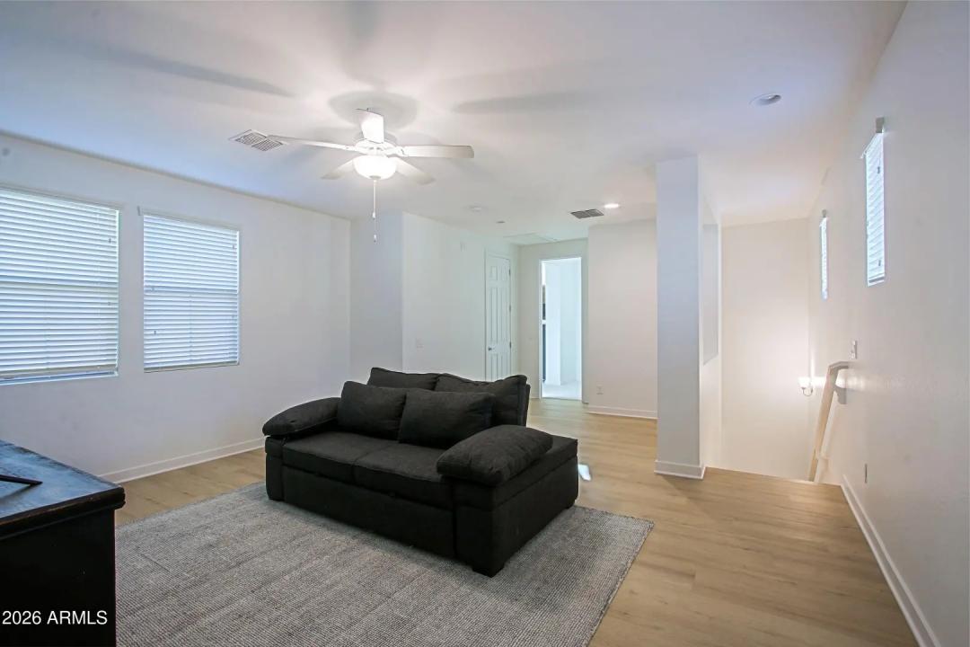 Real Estate Picture 18