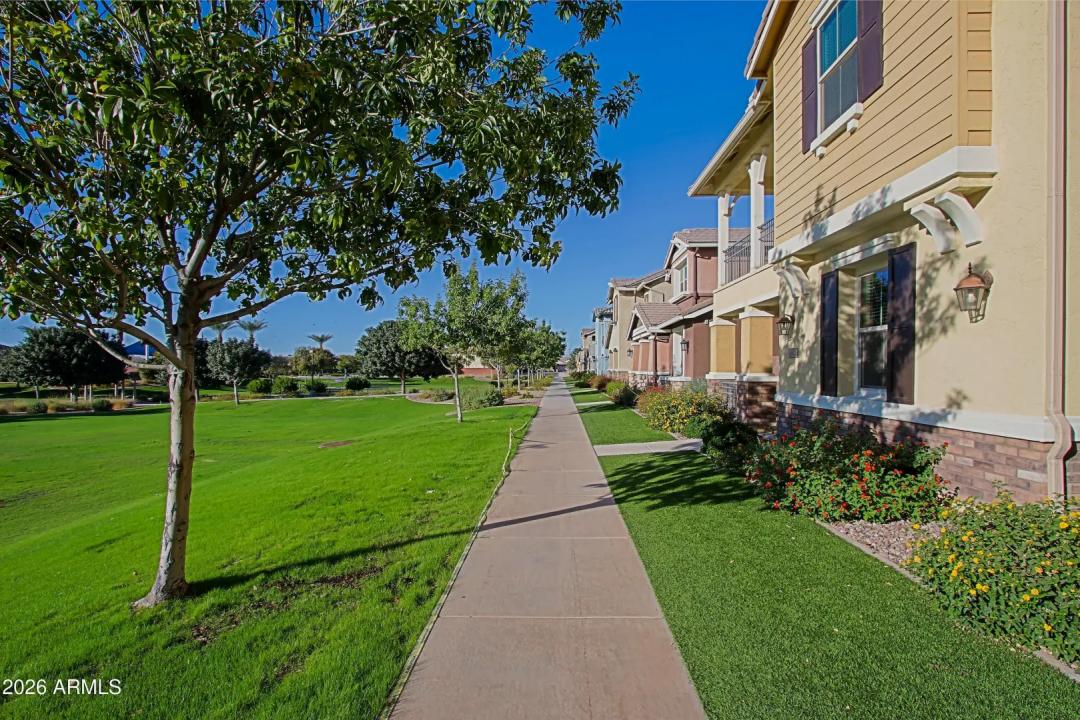 Real Estate Picture 42