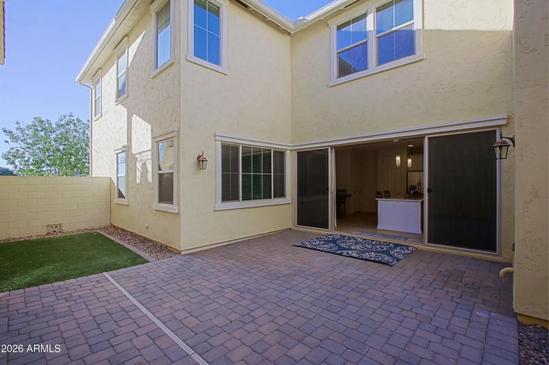 Real Estate Picture 17