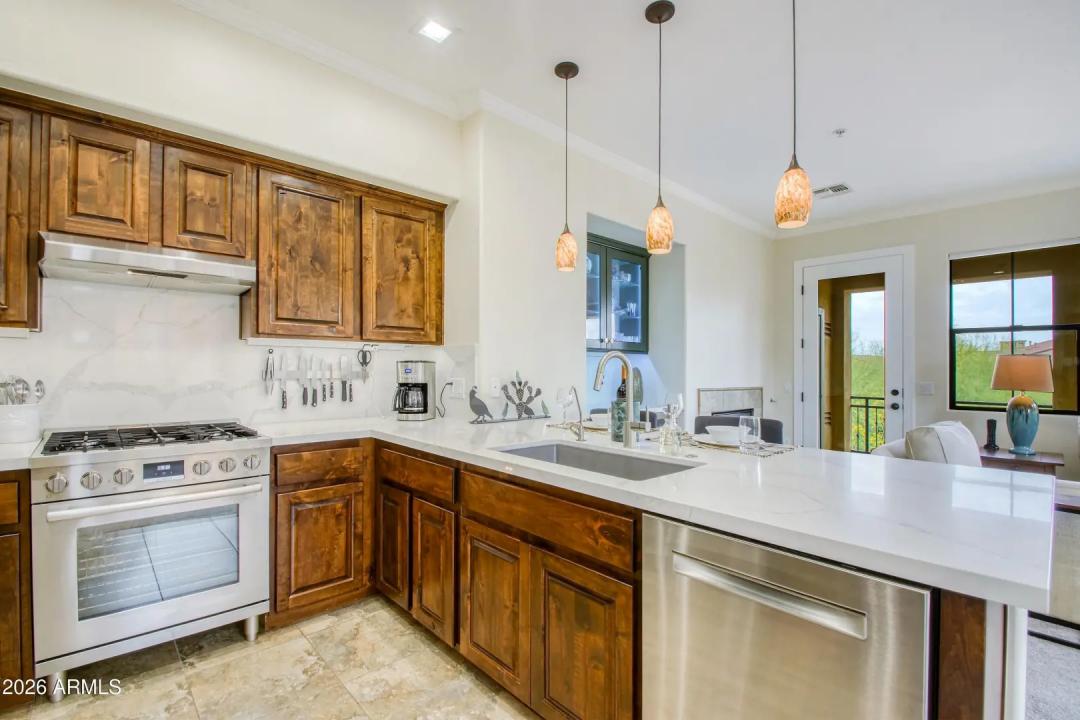 Real Estate Picture 10