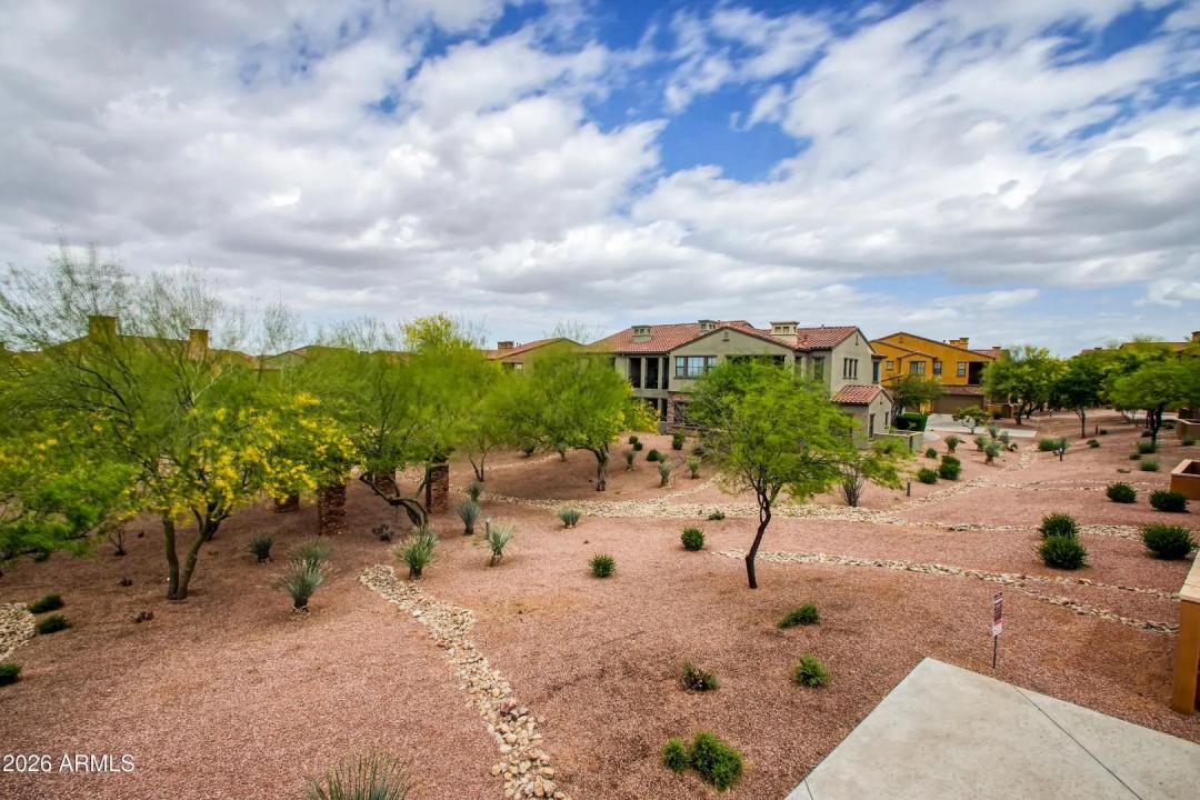 Real Estate Picture 18