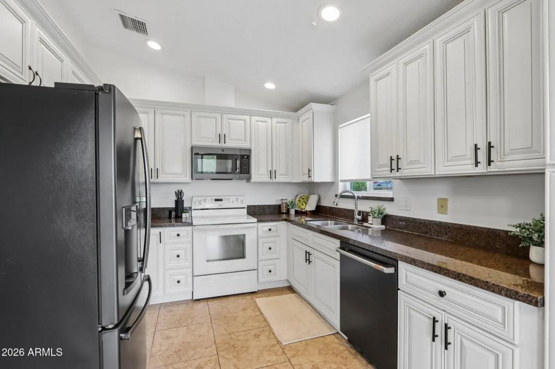 Real Estate Picture 10