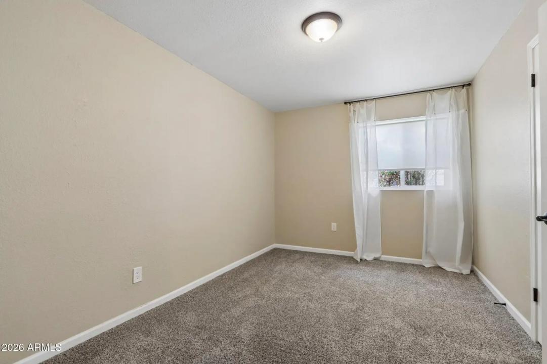 Real Estate Picture 23