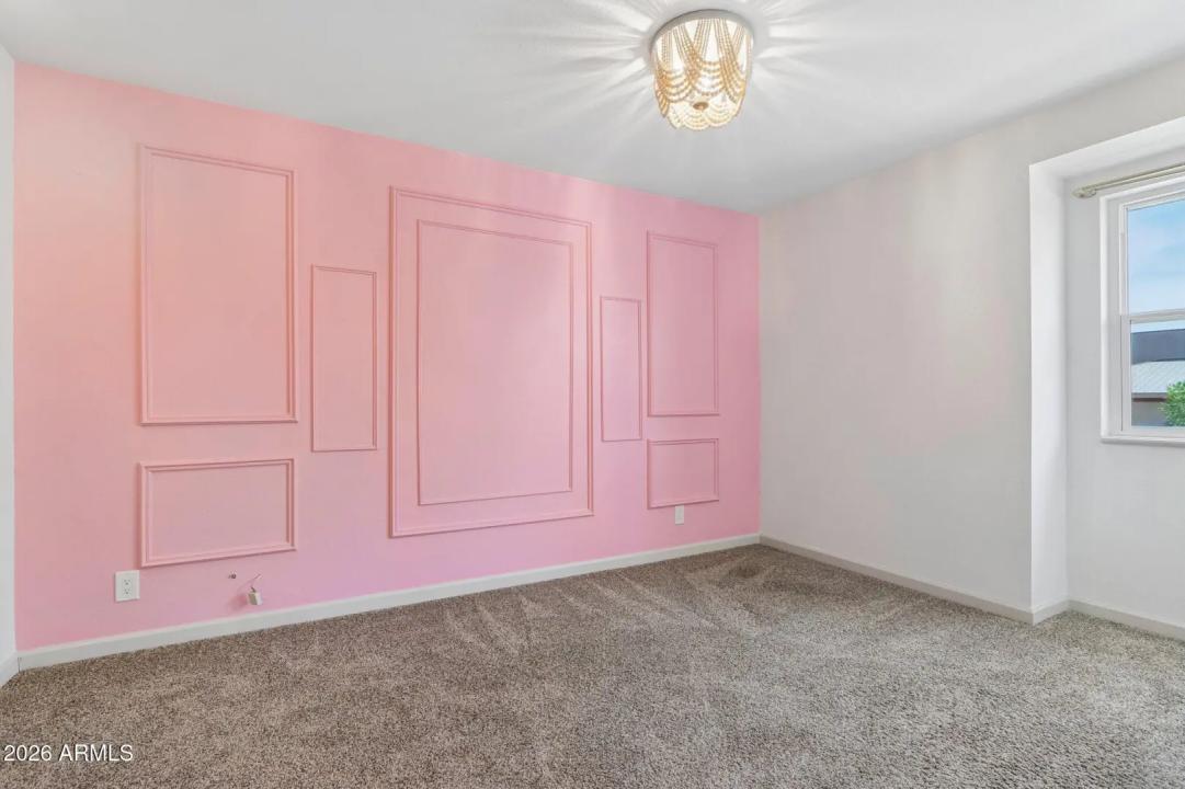Real Estate Picture 18