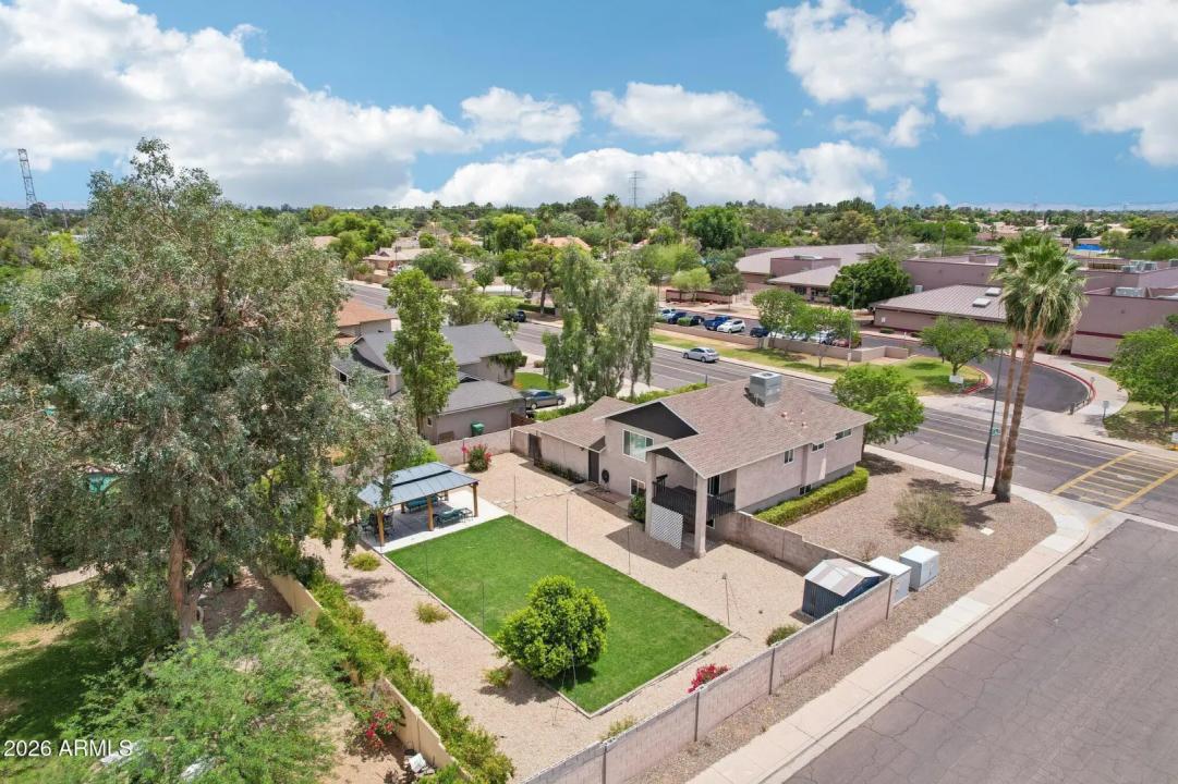 Real Estate Picture 39