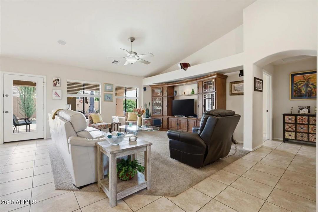 Real Estate Picture 5