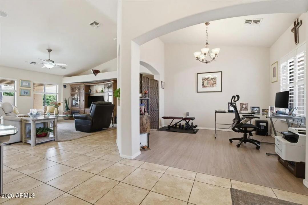 Real Estate Picture 4