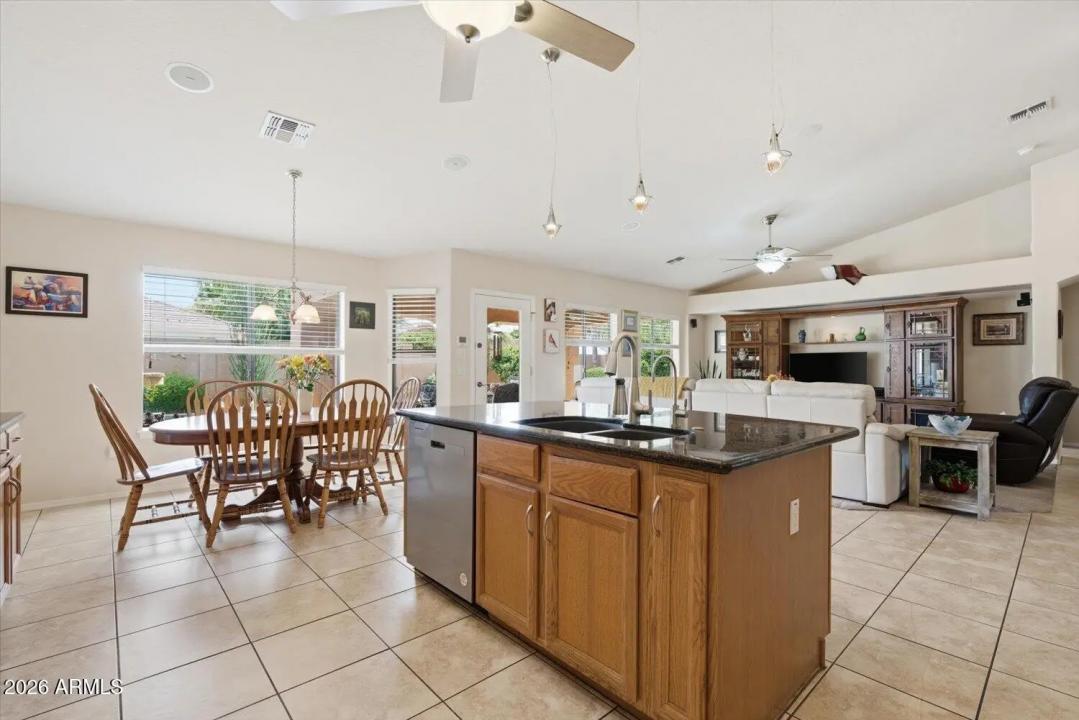 Real Estate Picture 11