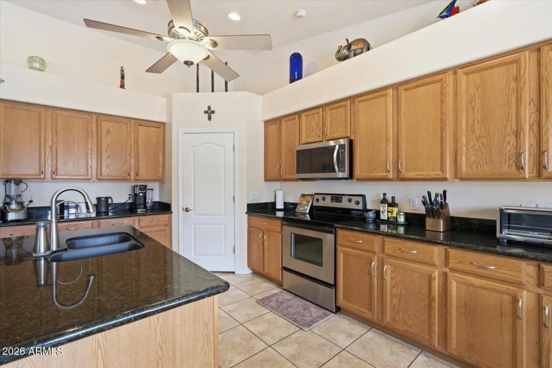 Real Estate Picture 10