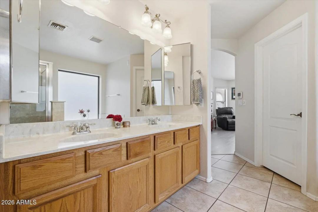 Real Estate Picture 16