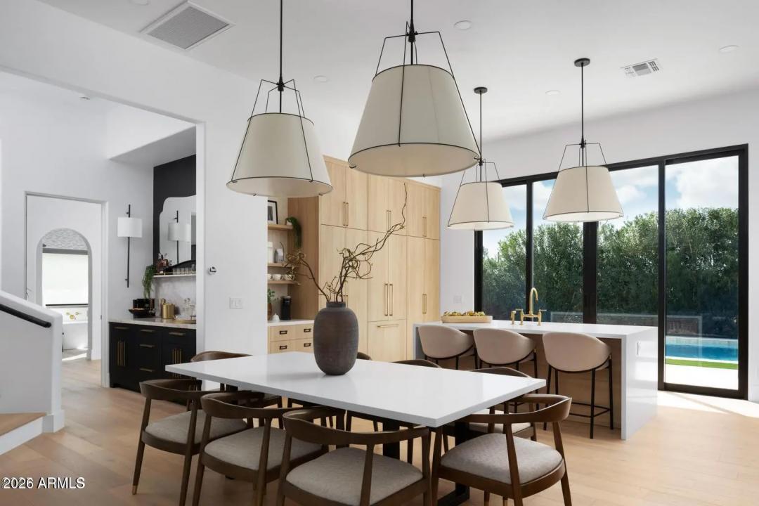 Real Estate Picture 5