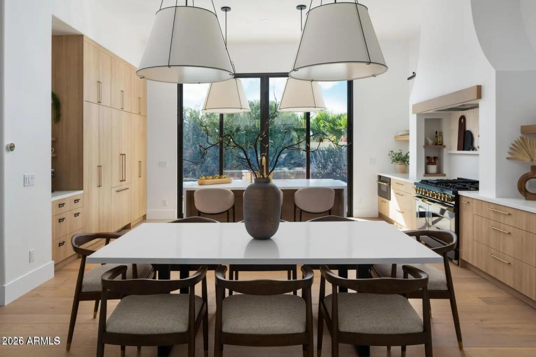 Real Estate Picture 6