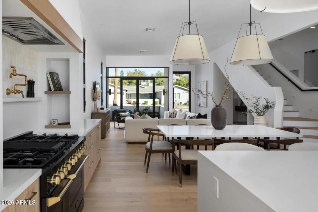 Real Estate Picture 9