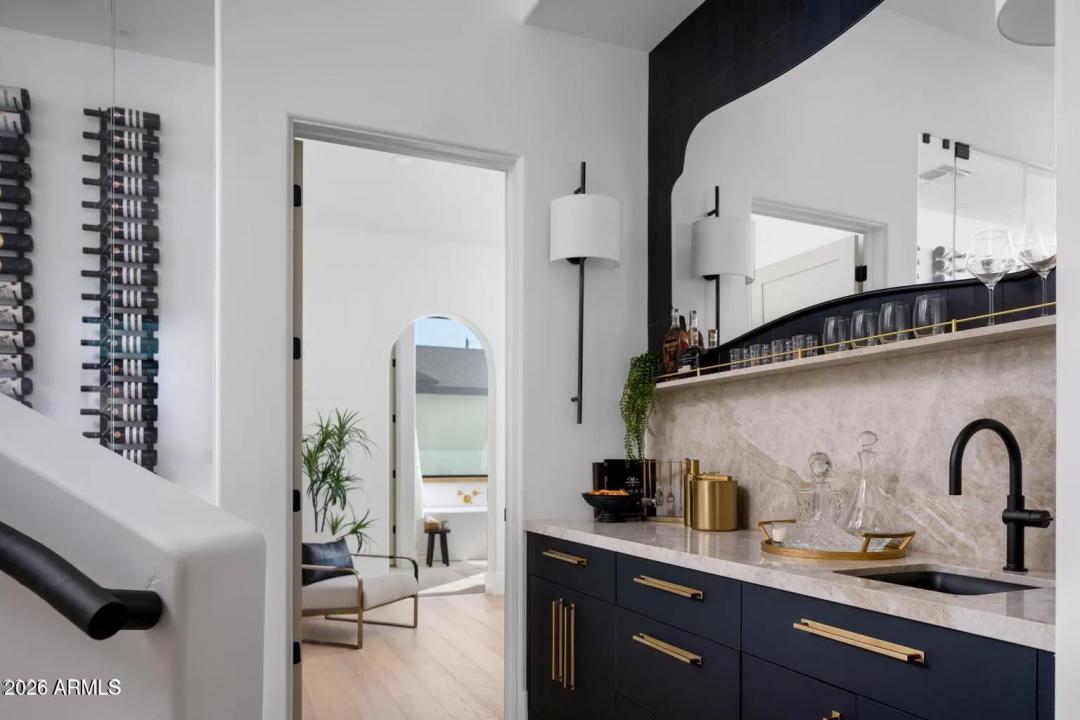 Real Estate Picture 14
