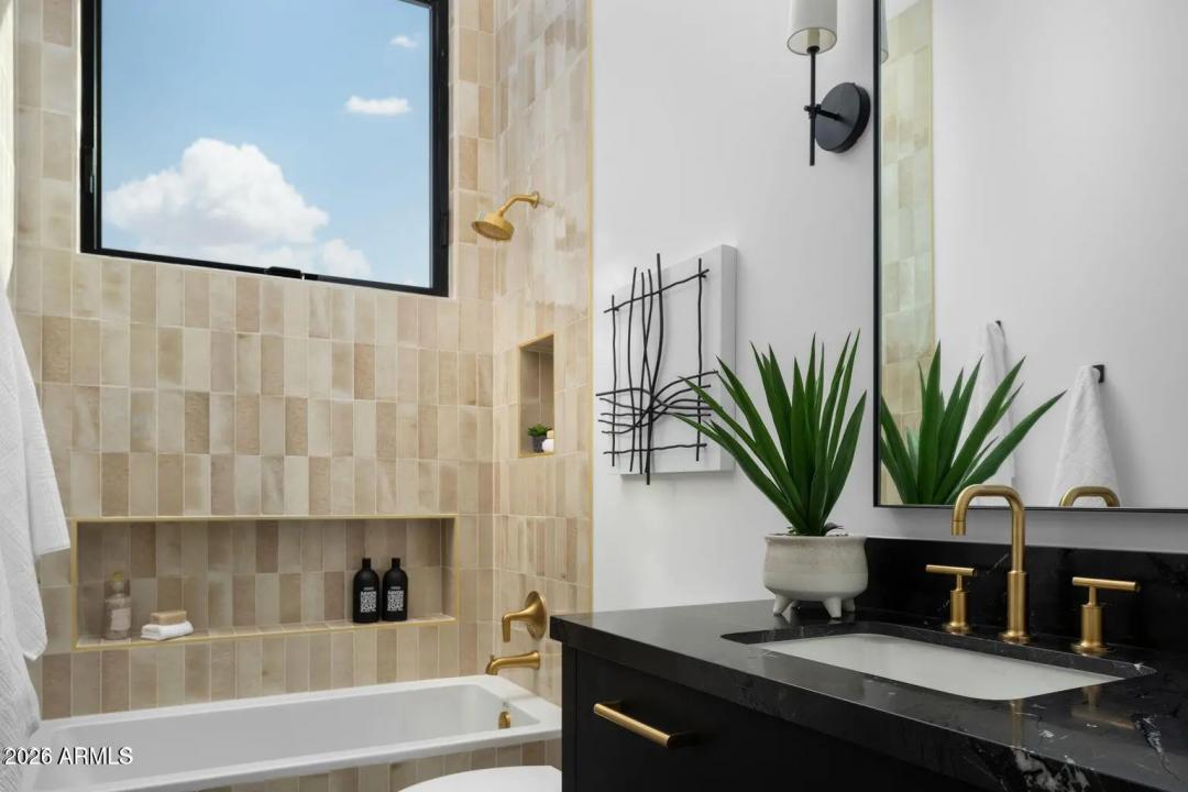 Real Estate Picture 32