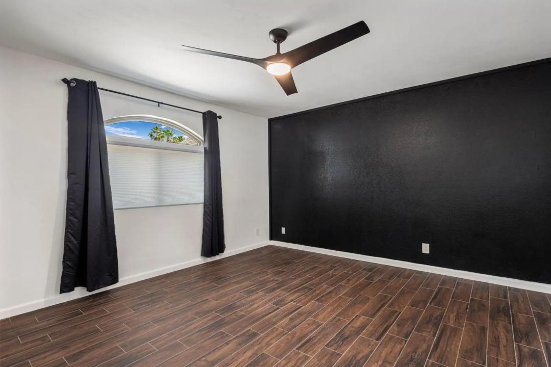 Real Estate Picture 5