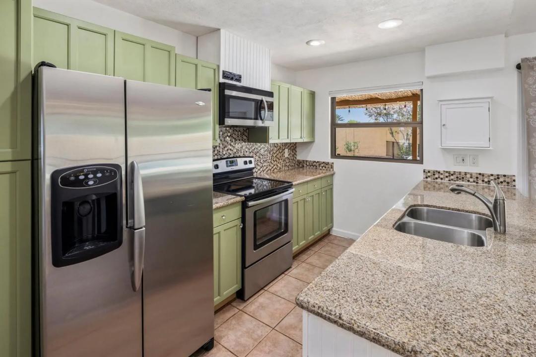 Real Estate Picture 9