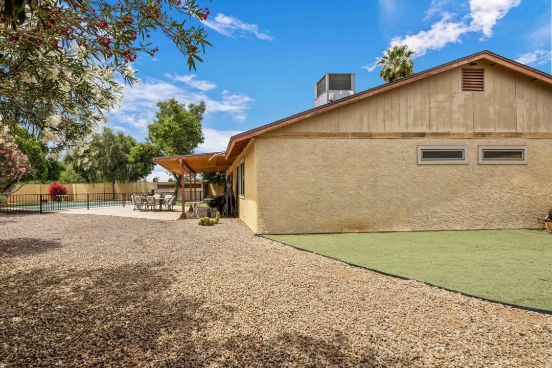 Real Estate Picture 17