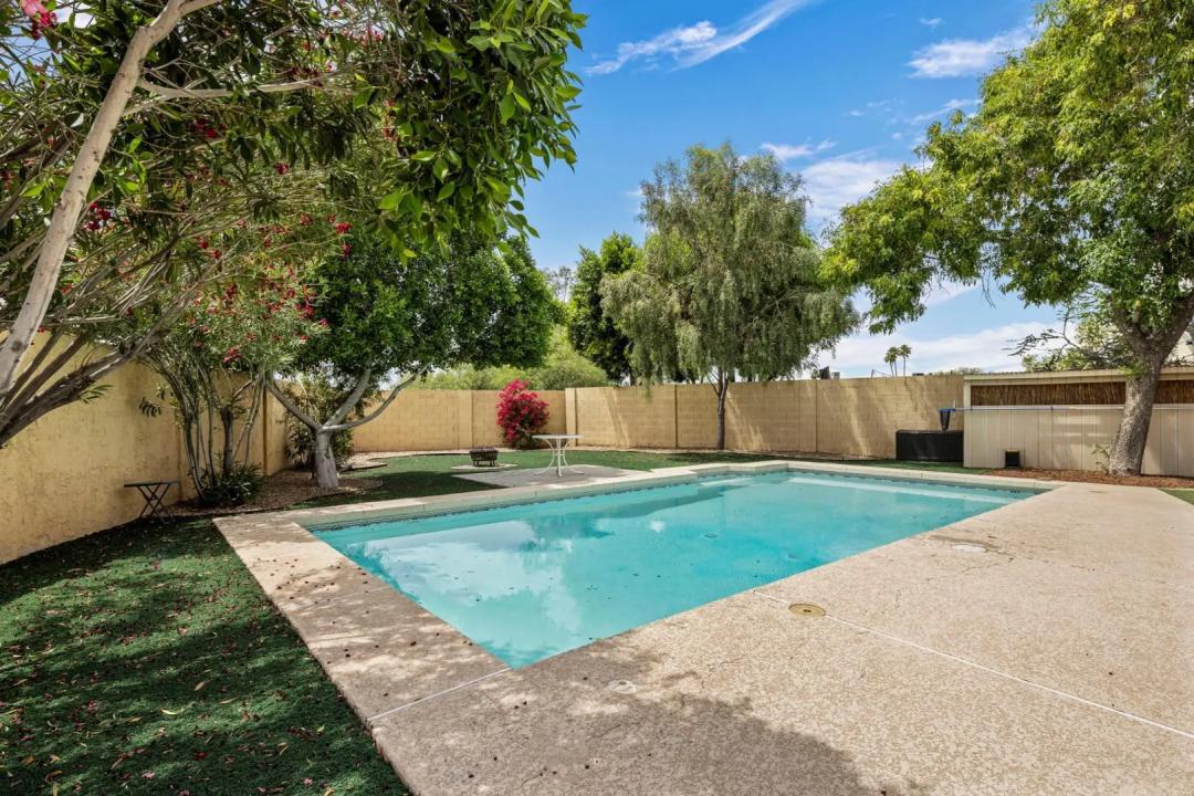 Real Estate Picture 18