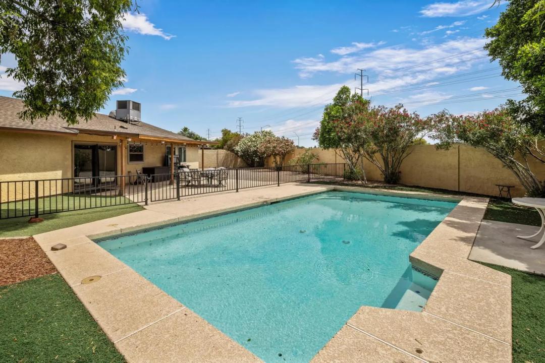 Real Estate Picture 23