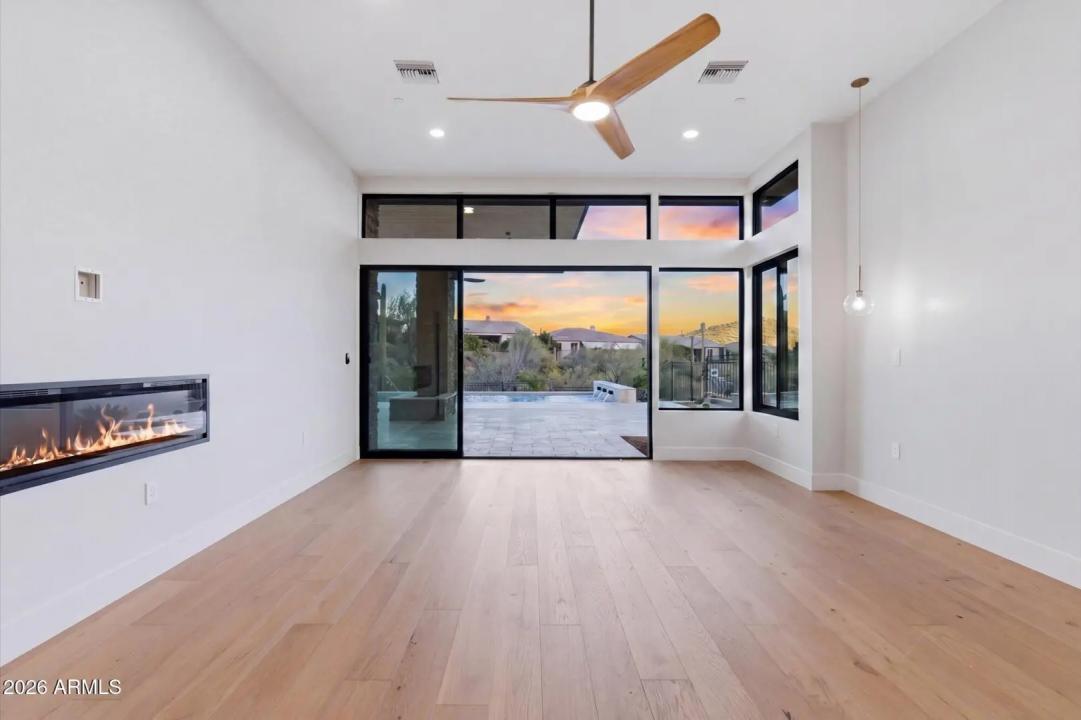 Real Estate Picture 19