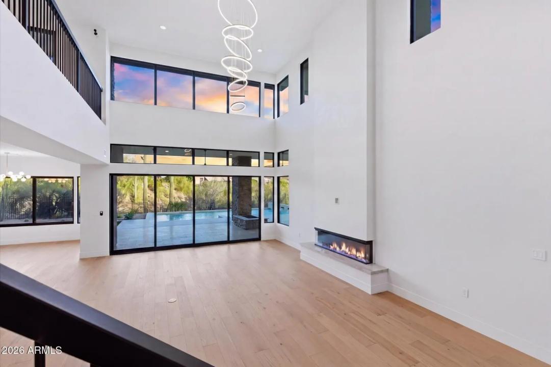 Real Estate Picture 9