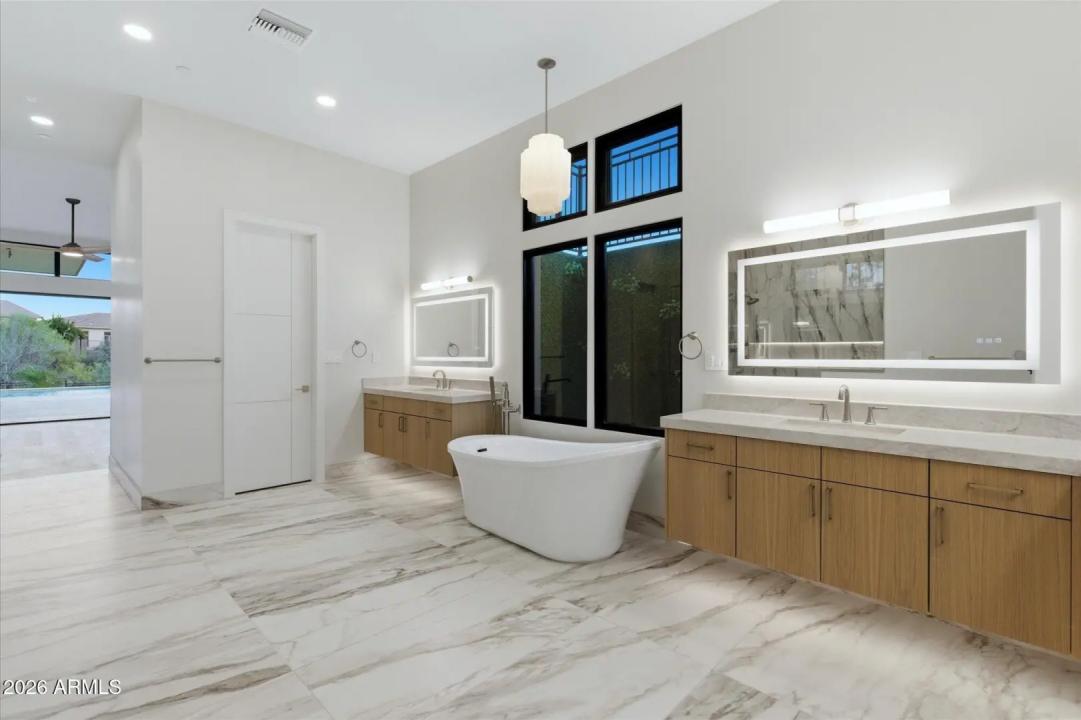 Real Estate Picture 21