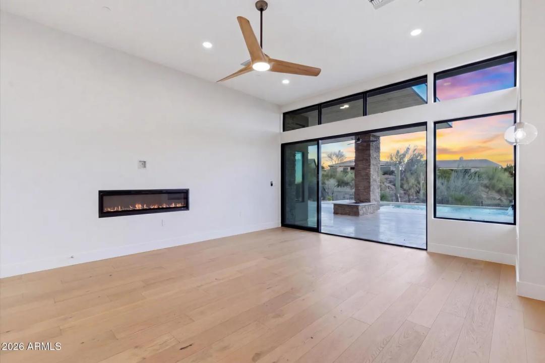 Real Estate Picture 20