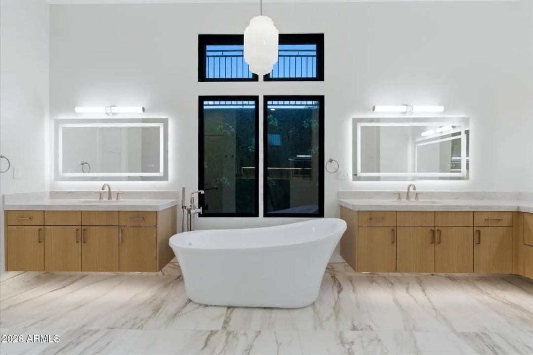 Real Estate Picture 23