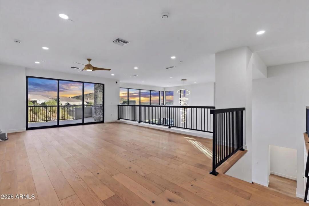 Real Estate Picture 43
