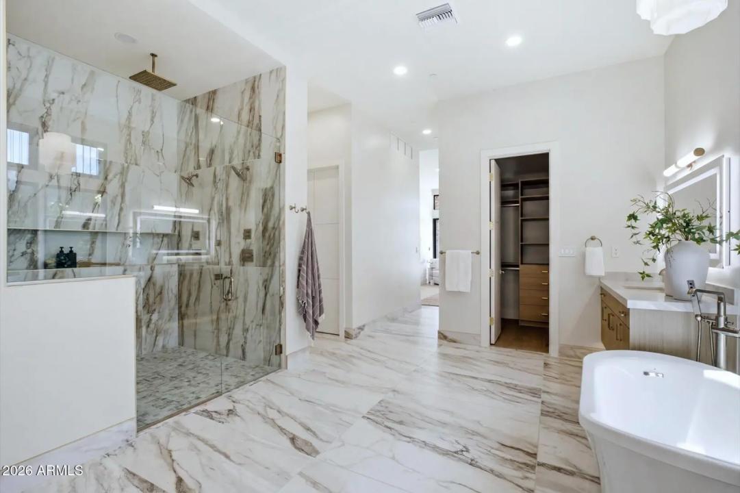 Real Estate Picture 24