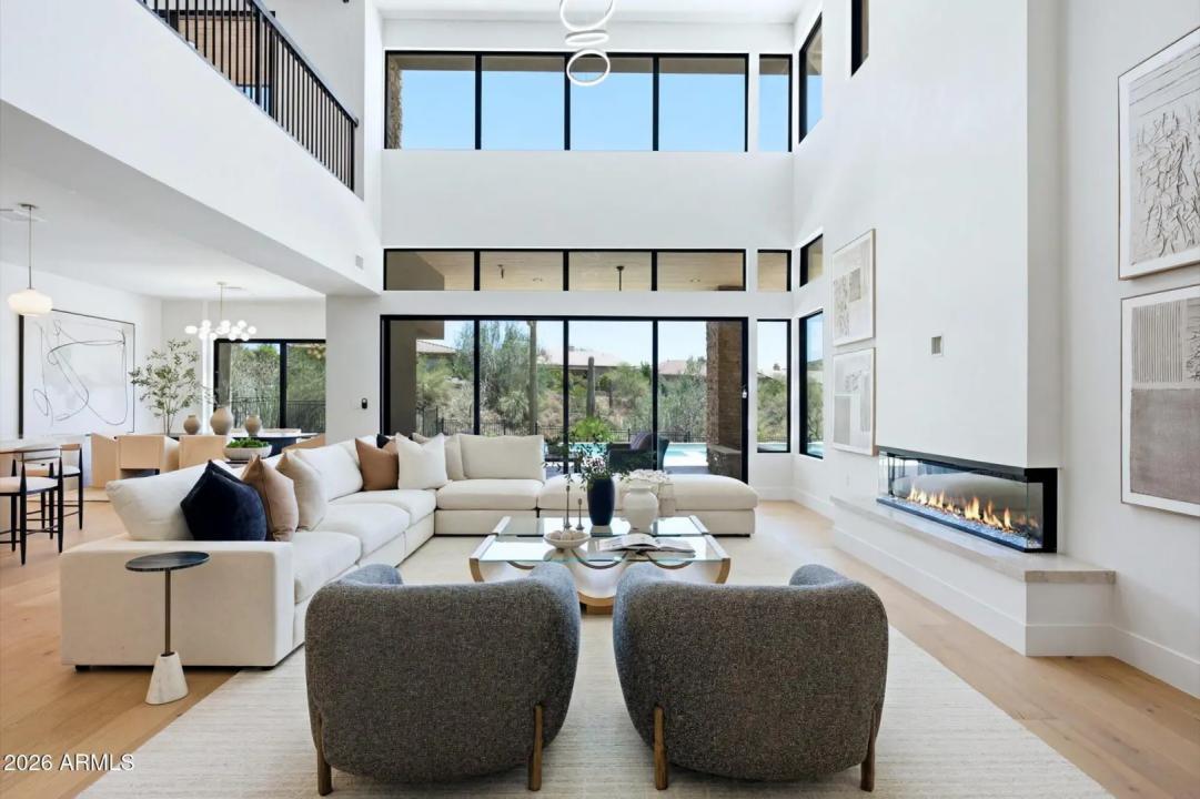 Real Estate Picture 7