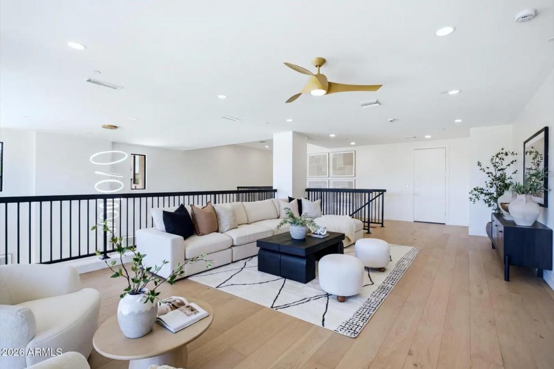 Real Estate Picture 42