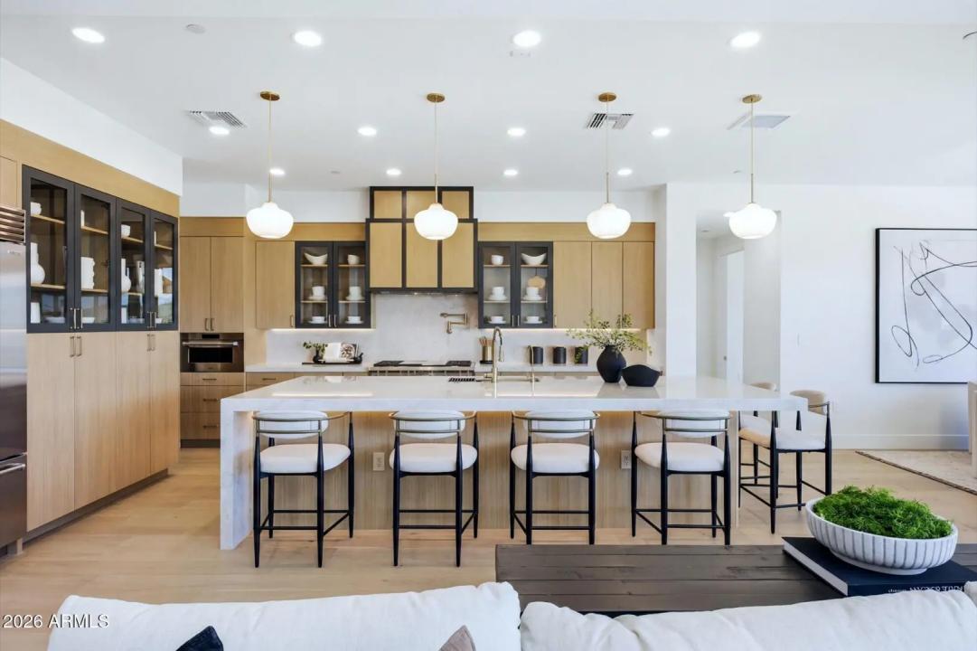Real Estate Picture 10
