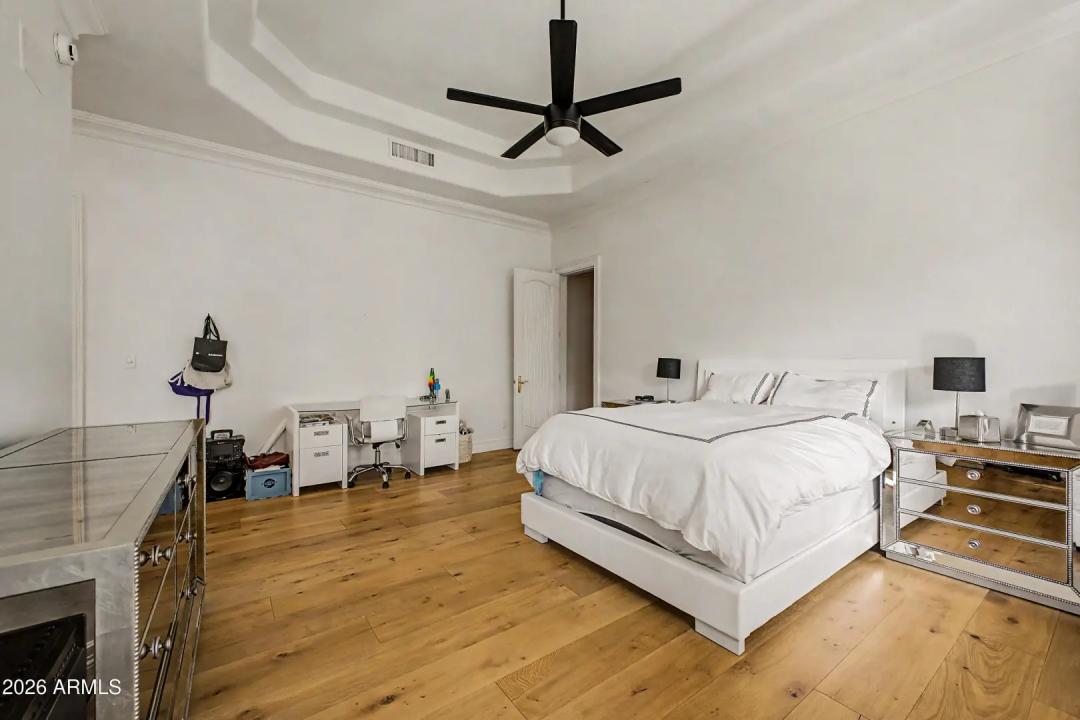 Real Estate Picture 25