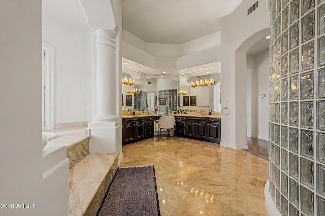 Real Estate Picture 18