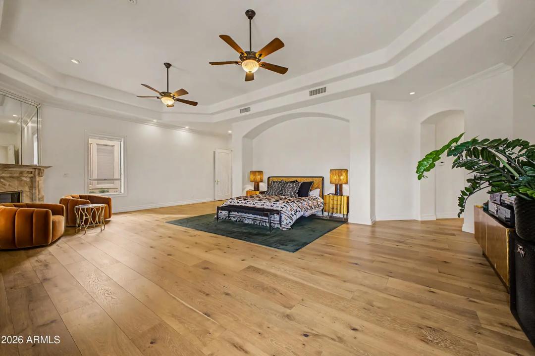 Real Estate Picture 16