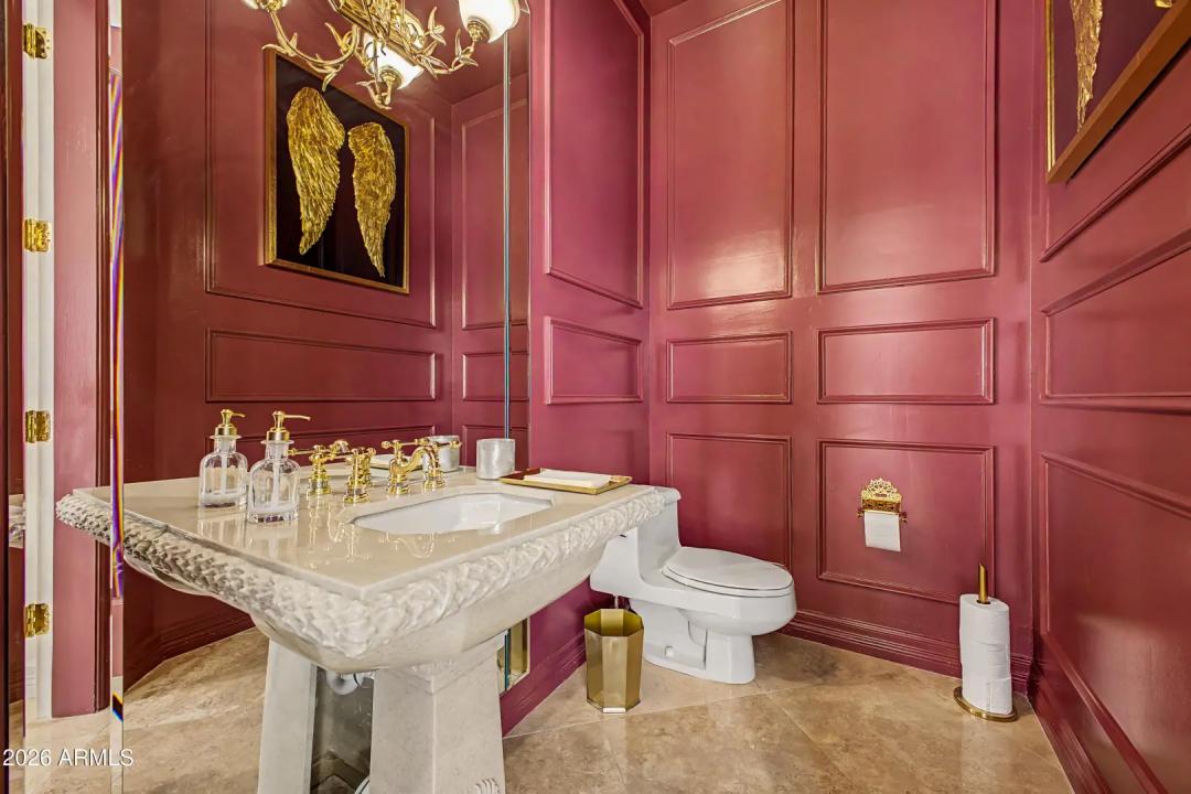 Real Estate Picture 14