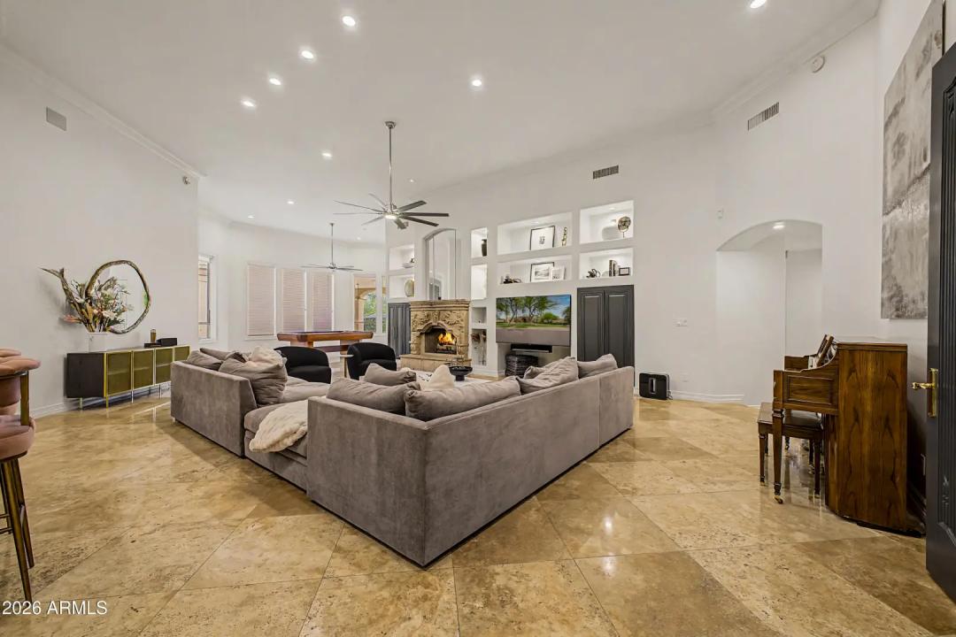 Real Estate Picture 10