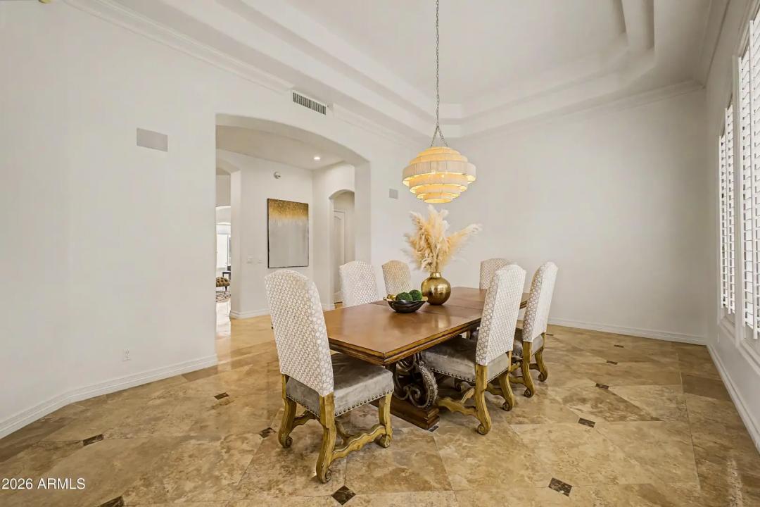 Real Estate Picture 4