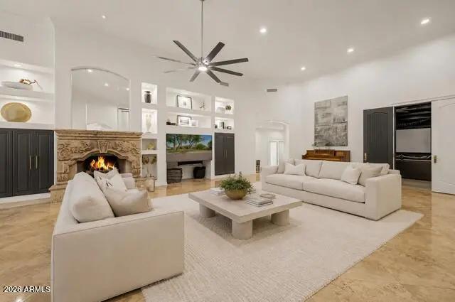 Real Estate Picture 10