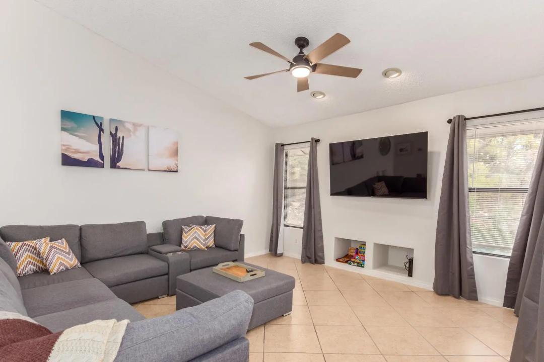 Real Estate Picture 3