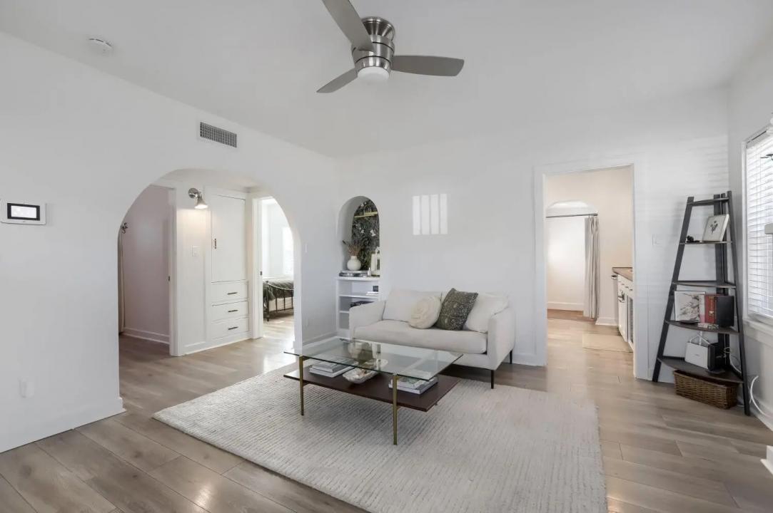 Real Estate Picture 3