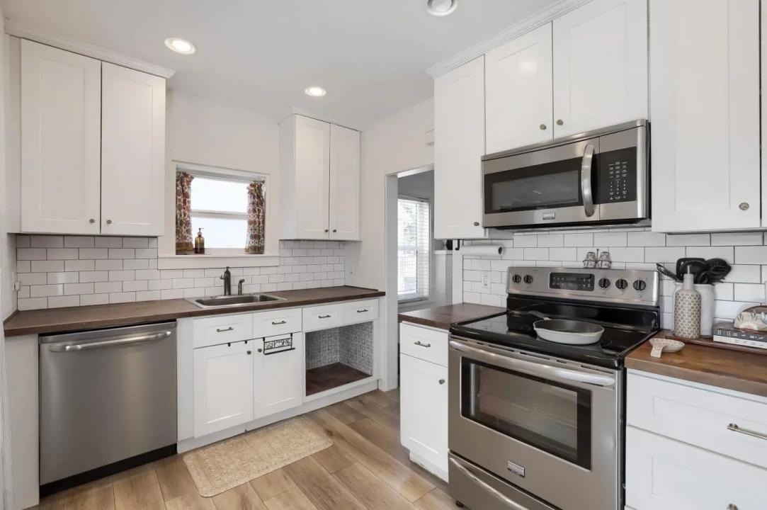 Real Estate Picture 5